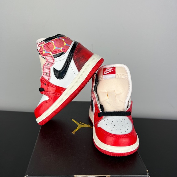 Nike Air Jordan 1 High OG Spider-Verse SP | Mercari Nike Air Jordan 1 High OG Spider-Verse SP (TD) DV1750-601 Size 5C